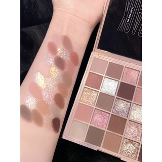 Bảng phấn mắt 25 ô Gogo Tales Crystal Color Charming Eyes 29.5g chất phấn mịn dễ tán
