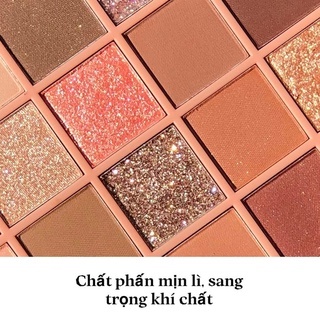 Bảng phấn mắt 25 ô Gogo Tales Crystal Color Charming Eyes 29.5g chất phấn mịn dễ tán