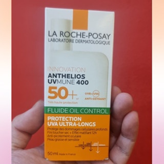 Sữa chống nắng La roche Posay Anthelios UVmune 400 Oil Control Fluid SPF 50+ PA++++ 50ml bảo vệ da ngăn chặn lão hóa