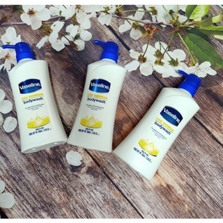 Sữa tắm Vaseline Total Moisture Body Wash 1000ml giúp làm sạch cơ thể, mềm da và mang lại cảm giác thư giãn dễ chịu