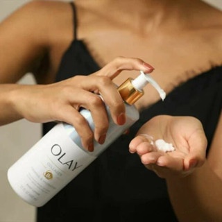Dưỡng thể dưỡng ẩm và trắng da Olay B3 Hydrating Body Lotion 502ml bản Mỹ tái tạo lại làn da săn chắc