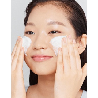 Sữa rửa mặt trà xanh Innisfree Green Tea Hydrating Amino Acid Cleansing Foam 150g (mẫu mới) dưỡng ẩm chống lão hóa da