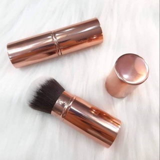 Cọ phủ bỏ túi Vacosi Powder Brush M10 giúp phấn bền và đều màu hơn