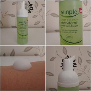 Sữa rửa mặt tạo bọt Simple Kind To Skin Vital Vitamin Foaming Cleanser 150ml dành cho da nhạy cảm