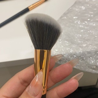 Cọ má đầu xéo Vacosi Angle Contour & Blush Brush M24 chất lông mịn mượt dễ dàng sử dụng
