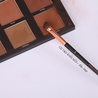 Cọ khối mũi Vacosi Angled Shading Brush dễ dàng tạo được sống mũi thẳng, sắc nét