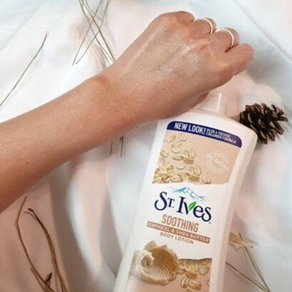 Sữa dưỡng thể St.Ives Body Lotion 621ml giúp da trắng, ẩm mịn màng