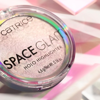 Phấn bắt sáng Catrice Space Glam Holo Highlighter 4.6g chất phấn mịn lì lâu trôi