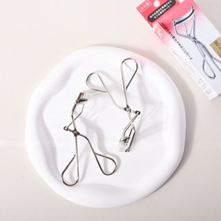 Bấm mi Shiseido Eyelash Curler 10g thao tác nhẹ nhàng mi cong tự nhiên