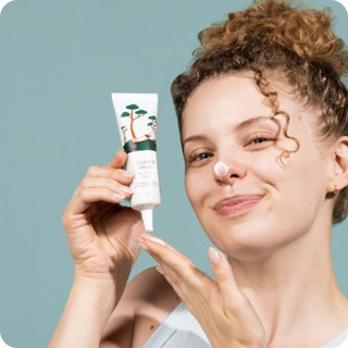 Kem dưỡng Round Lab Pine Calming Cica Cream 50ml làm dịu chuyên sâu những vùng da nhạy cảm