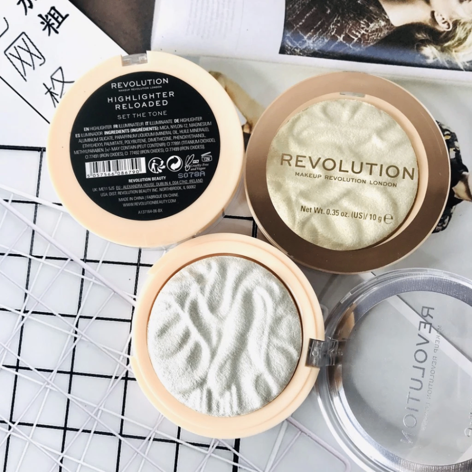 Phấn bắt sáng Revolution Highlighter Reloaded 10g chất phấn mịn lì dễ tán