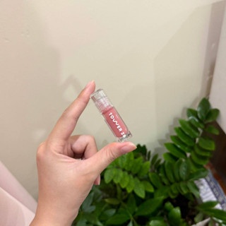 Minisize son bóng dưỡng môi Tower 28 Beauty ShineOn Milky Lip Jelly #Pistachio 1.36ml dưỡng ẩm tự nhiên và tươi tắn