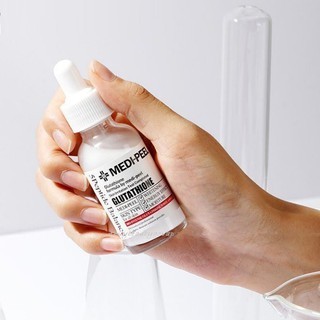 Tinh chất trắng da Medipeel Glutathione White Ampoule 30ml giúp làm mờ thâm hỗ trợ trắng da