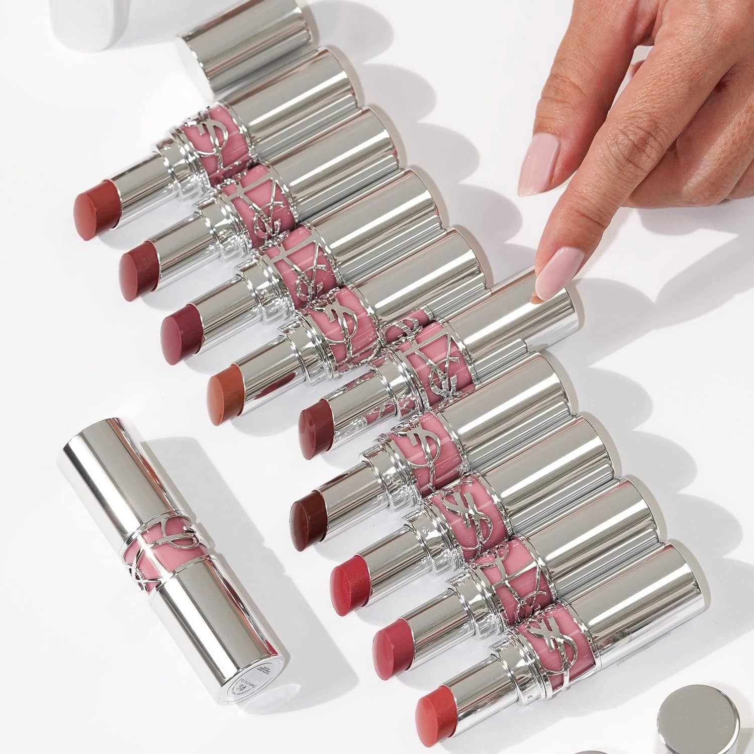 Son dưỡng YSL Loveshine High-Shine Caring Lipstick môi ẩm mịn tươi tắn