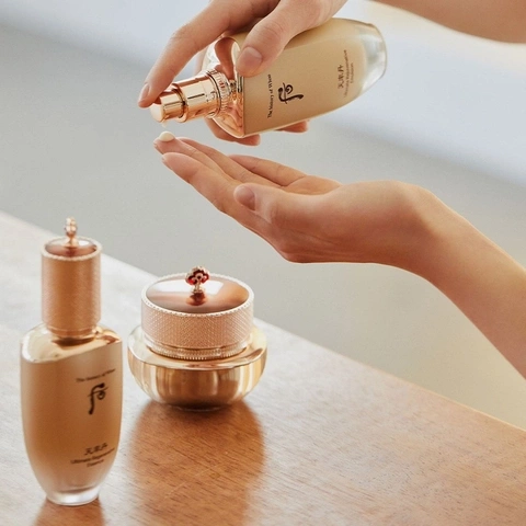 Set dưỡng da The History of Whoo Cheonyuldan 4pcs Special Set (Toner 25ml + Sữa dưỡng 25ml + Tinh chất 8ml + Kem dưỡng 10ml)