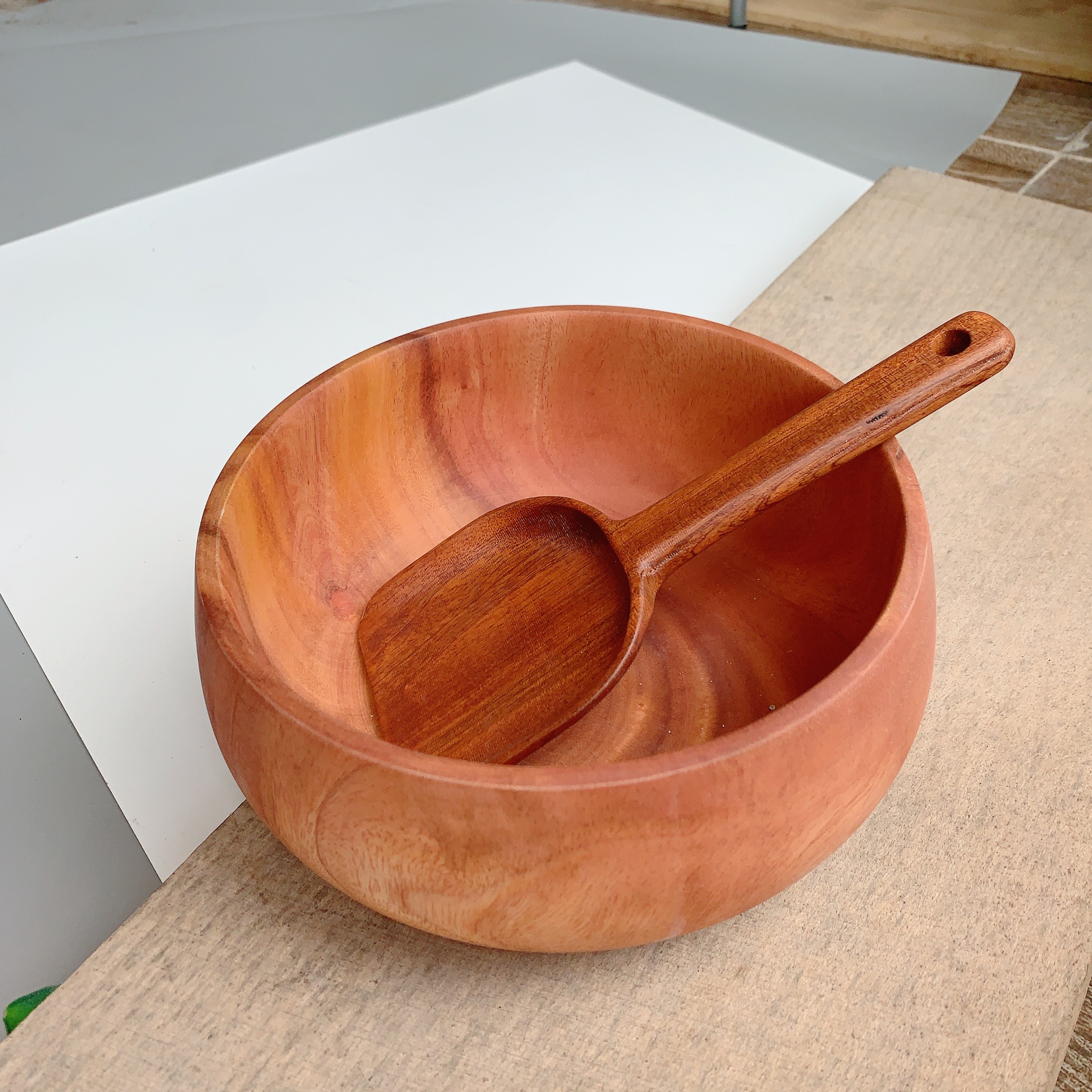 Bát to gỗ xà cừ 20x10cm