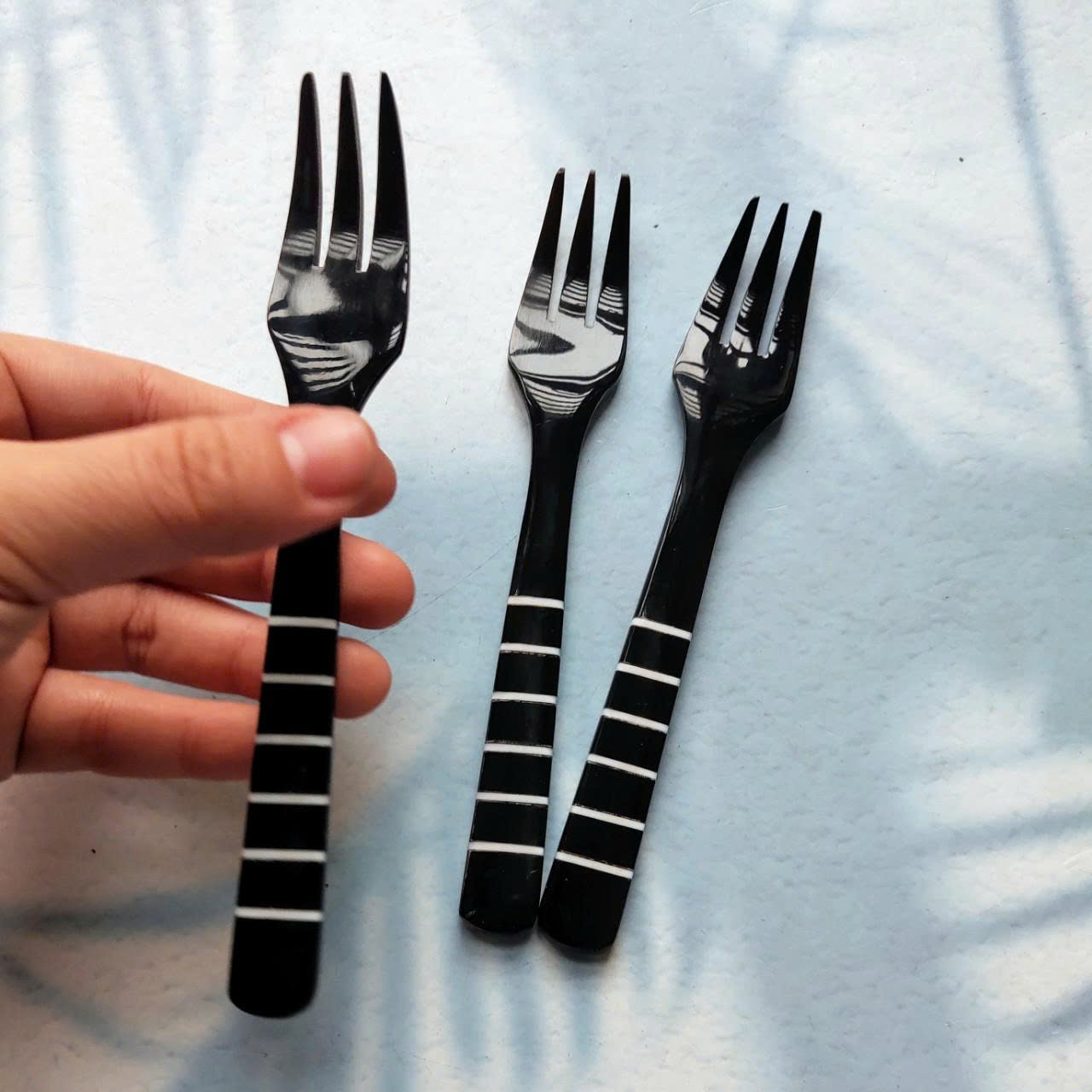 Dĩa/ Nĩa sừng đen 14cm