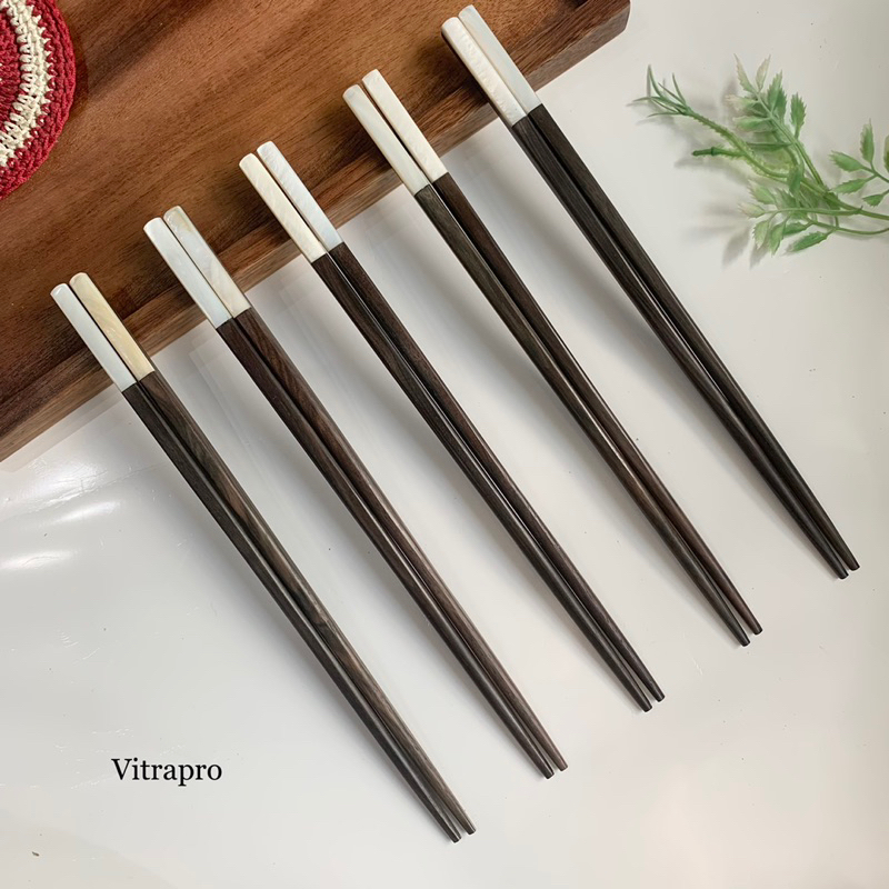 Đũa gỗ mun gắn trai 1 mặt