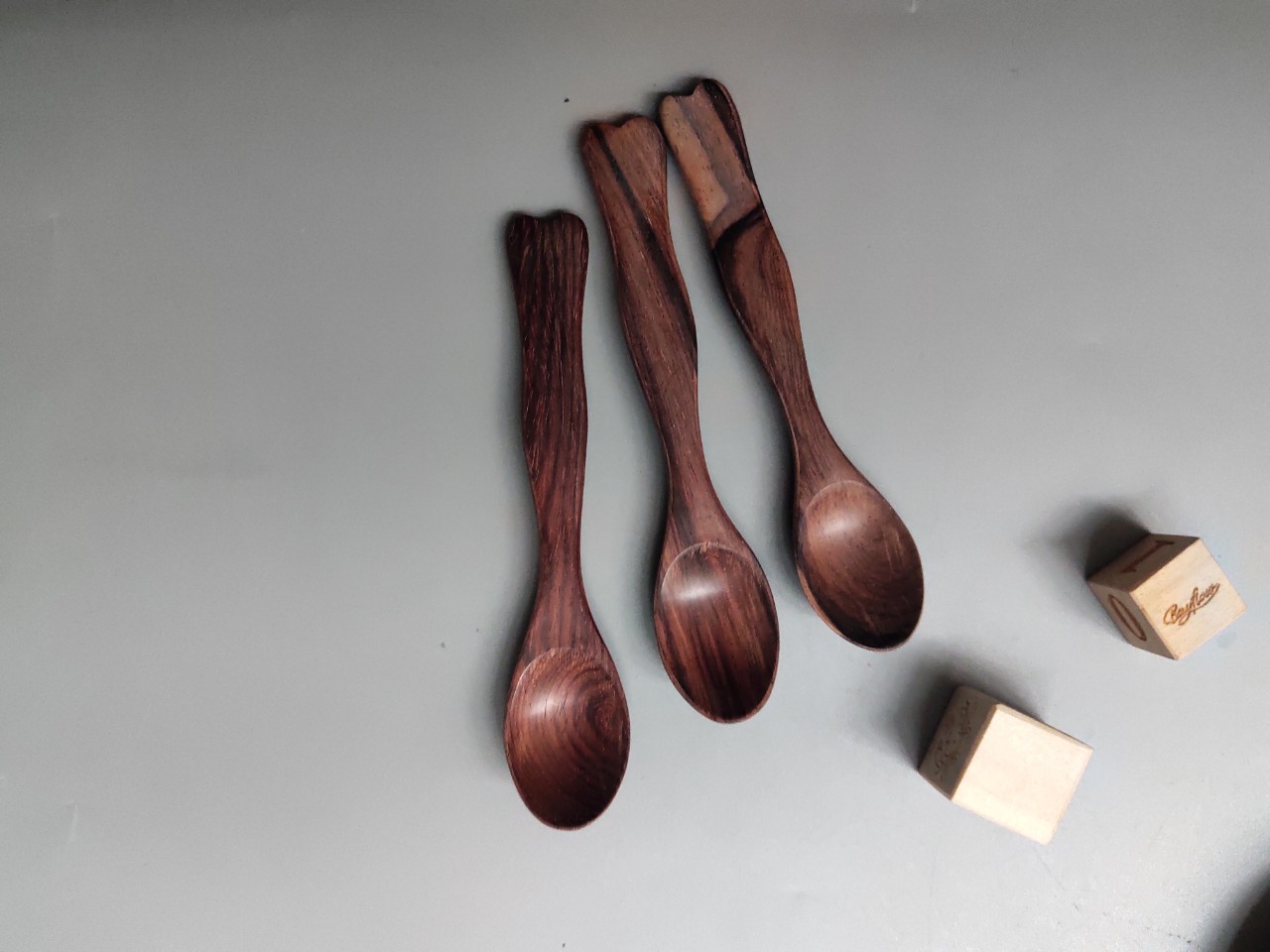 Thìa gỗ trắc cán trái tim 14cm