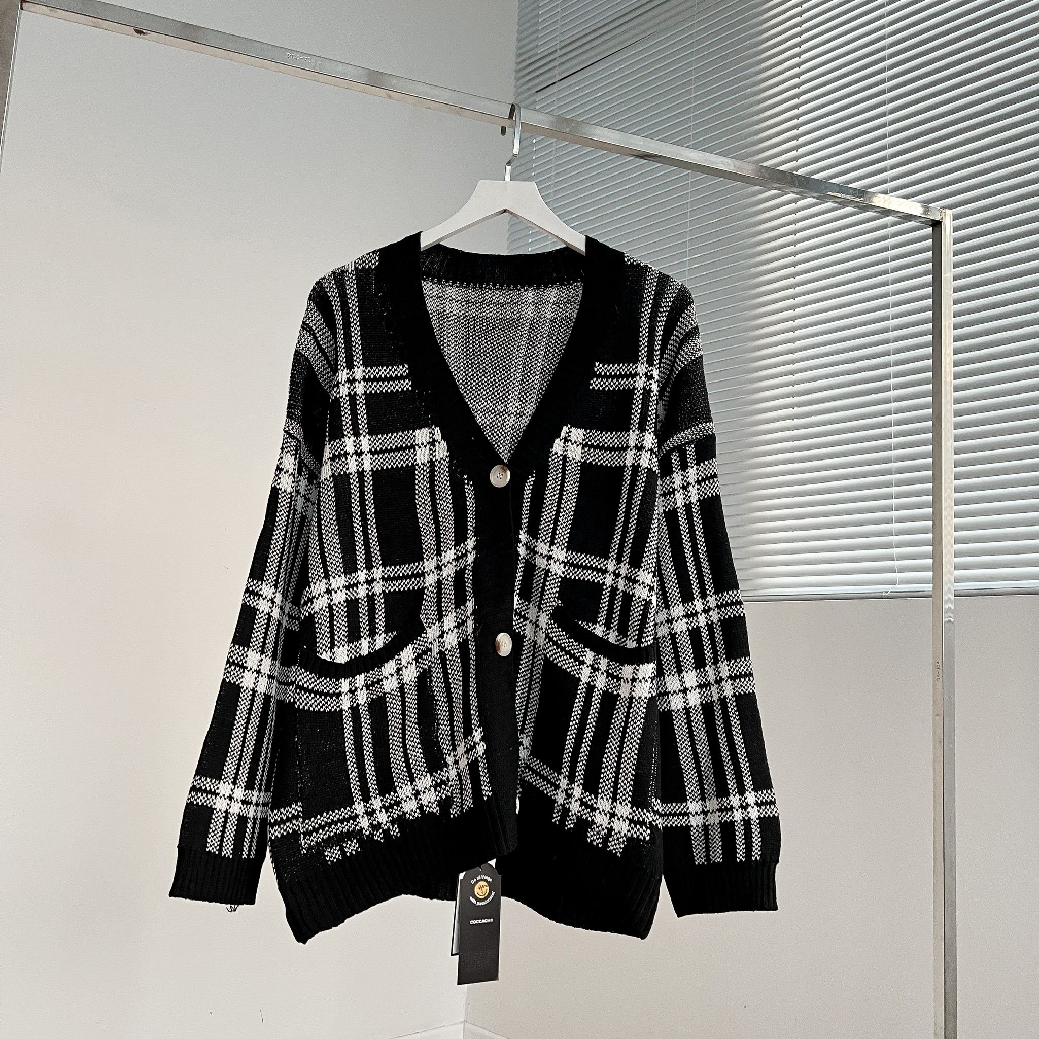 Áo len cadigan unisex caro cao cấp - Đen - Free size