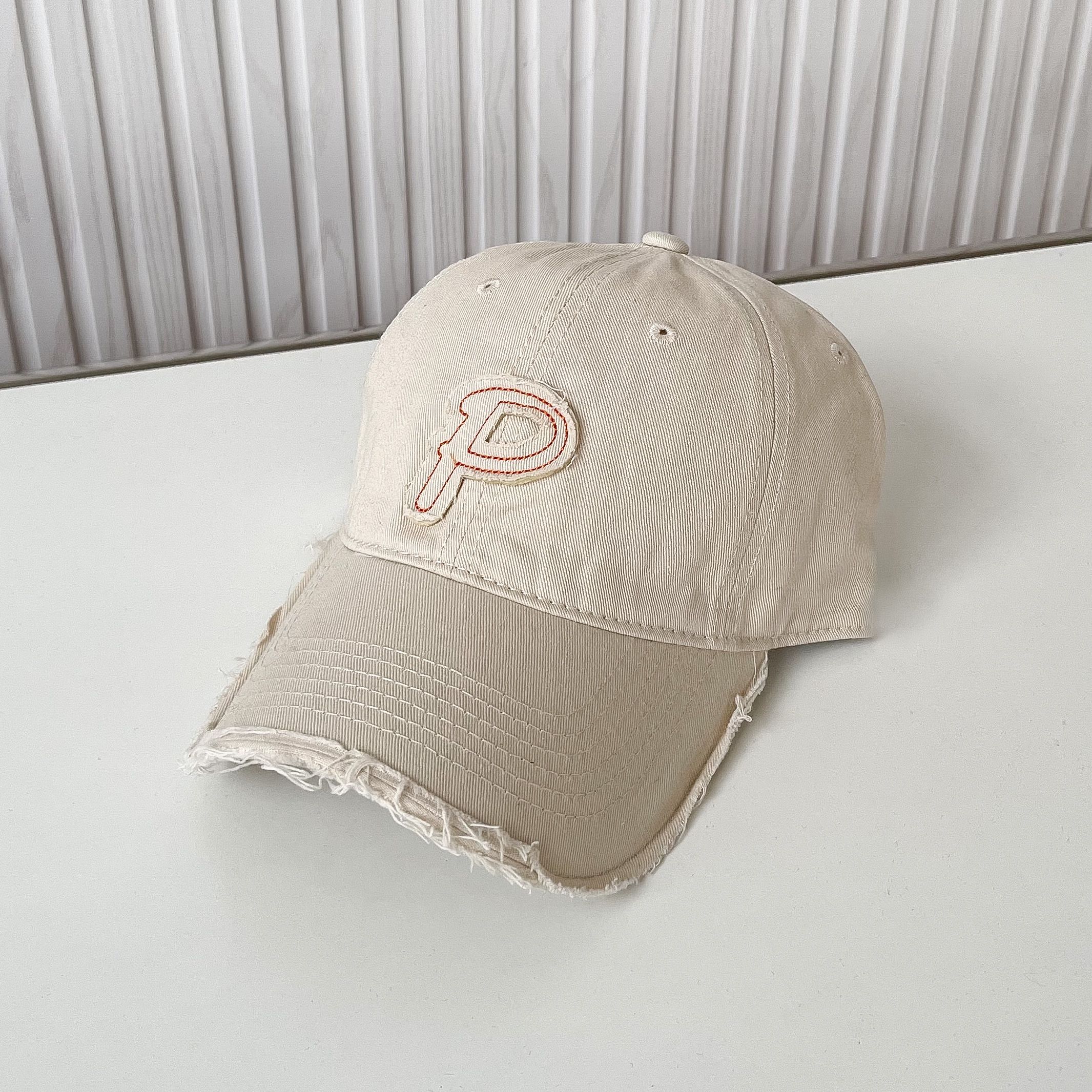Mũ cap P rách cao cấp - Be - Free size