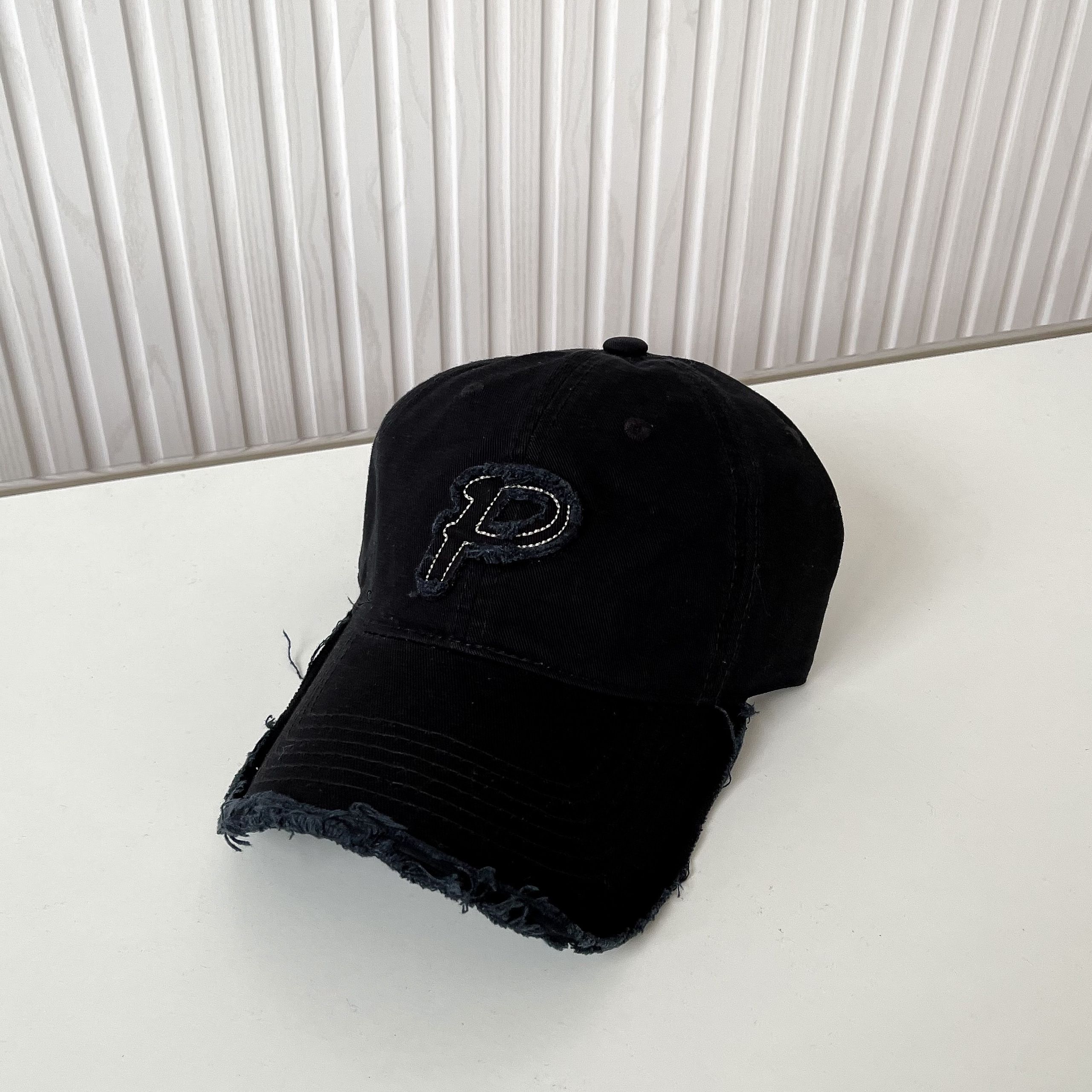 Mũ cap P rách cao cấp - Đen - Free size