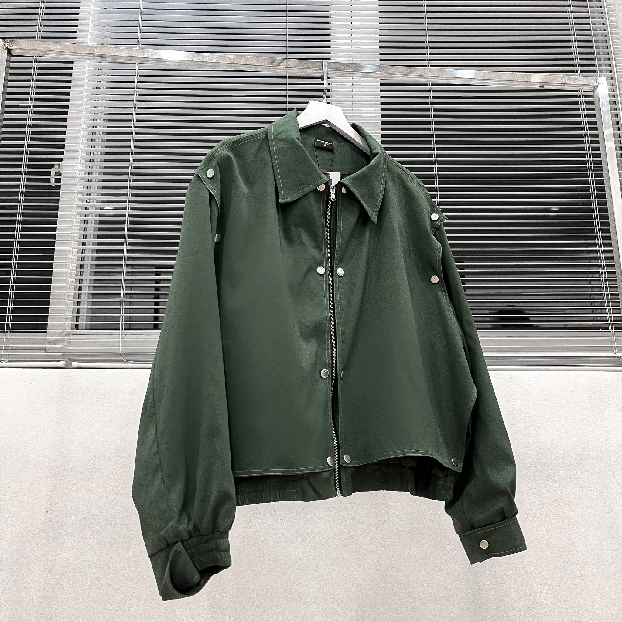 Áo khoác unisex khuy bấm by COCCACH - Xanh rêu - M