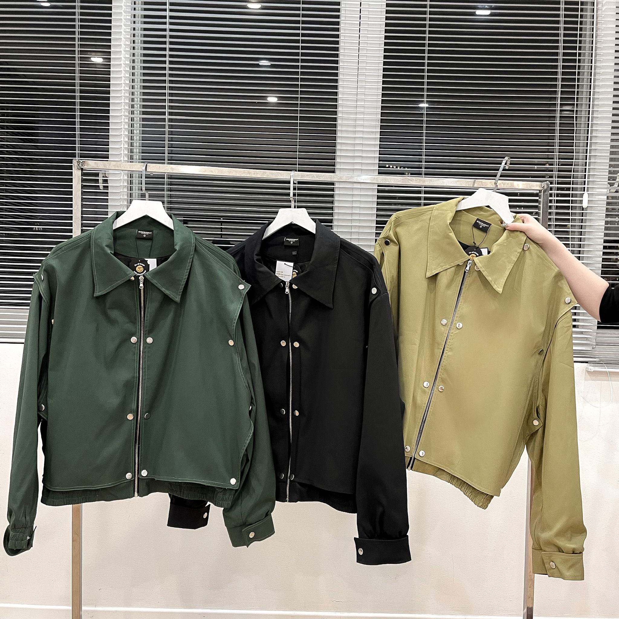 Áo khoác unisex khuy bấm by COCCACH - Xanh rêu - L