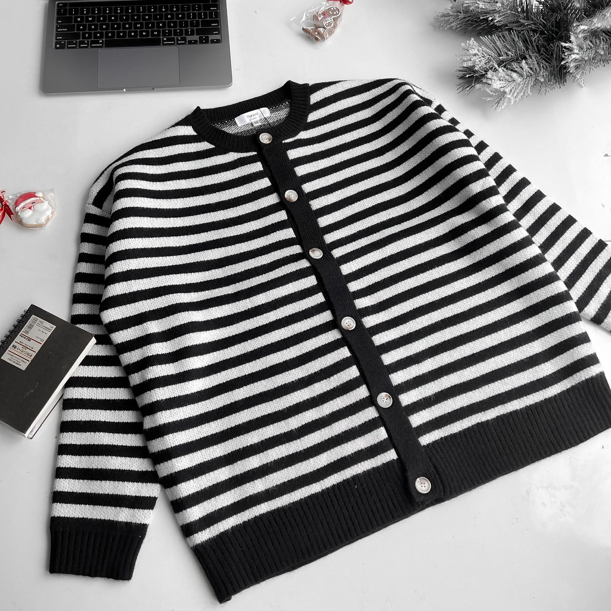 Áo khoác len unisex kẻ ngang cao cấp - Đen - M