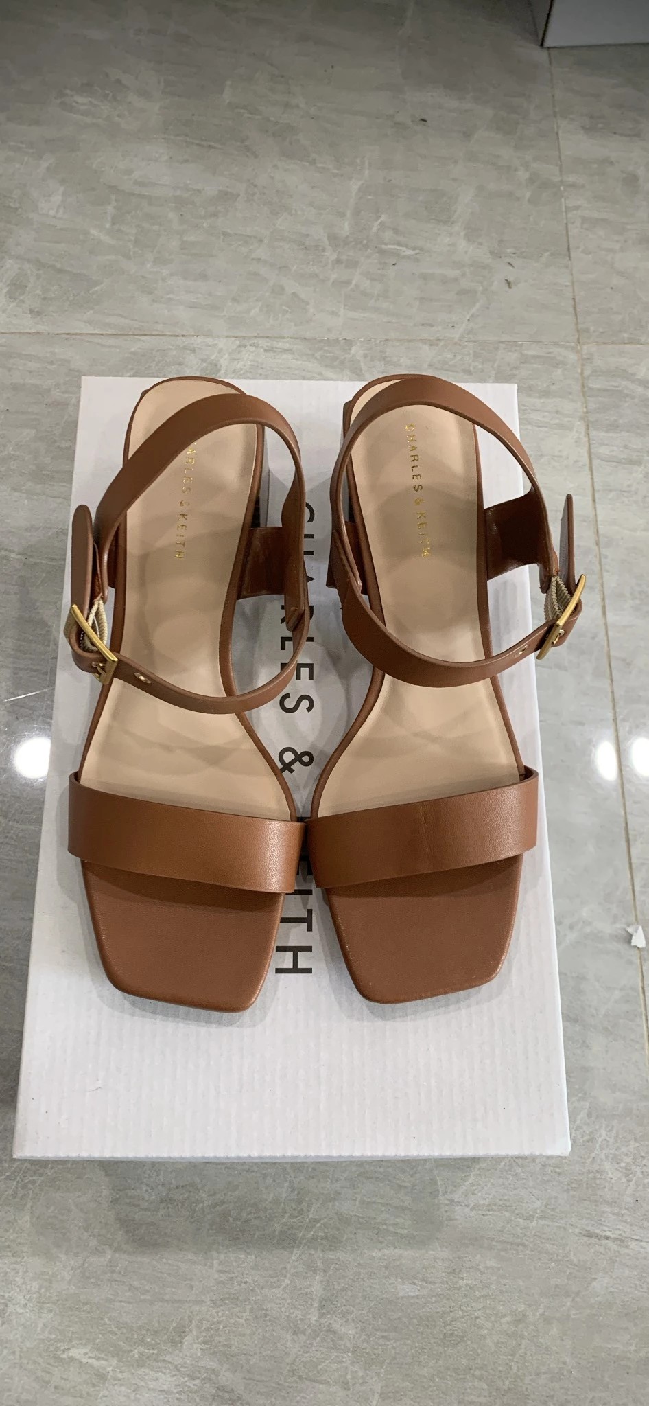 GIÀY CAO GÓT CHARLES & KEITH MÀU BÒ