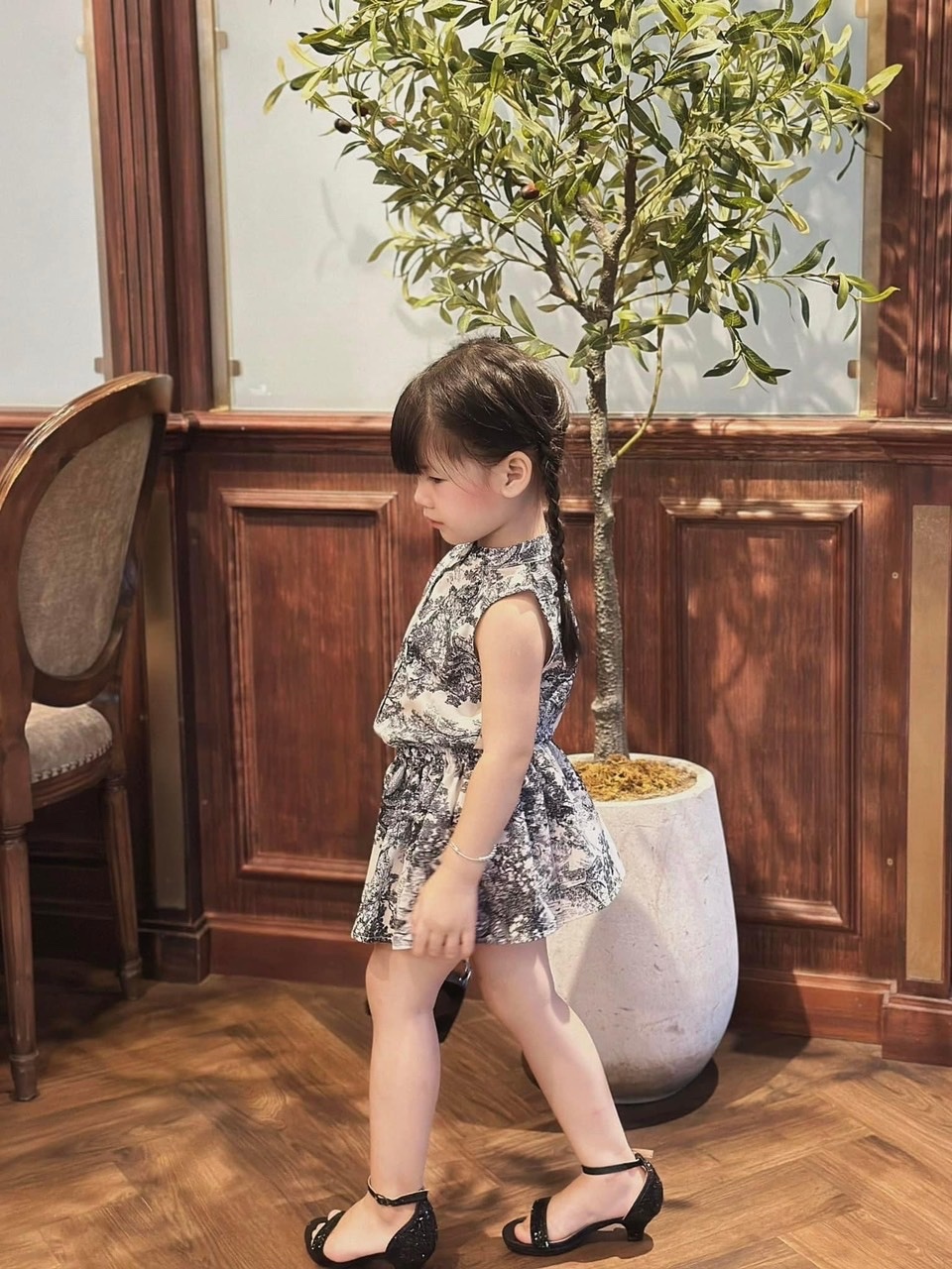 VÁY LOANG BO EO CÓ QUẦN TRONG BÉ GÁI