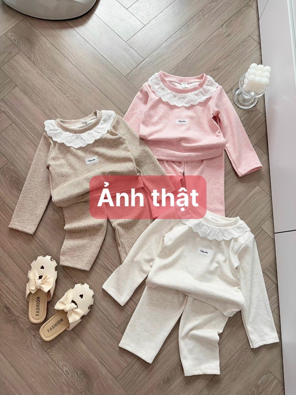 Bộ len tăm lông thỏ cổ ren bé gái