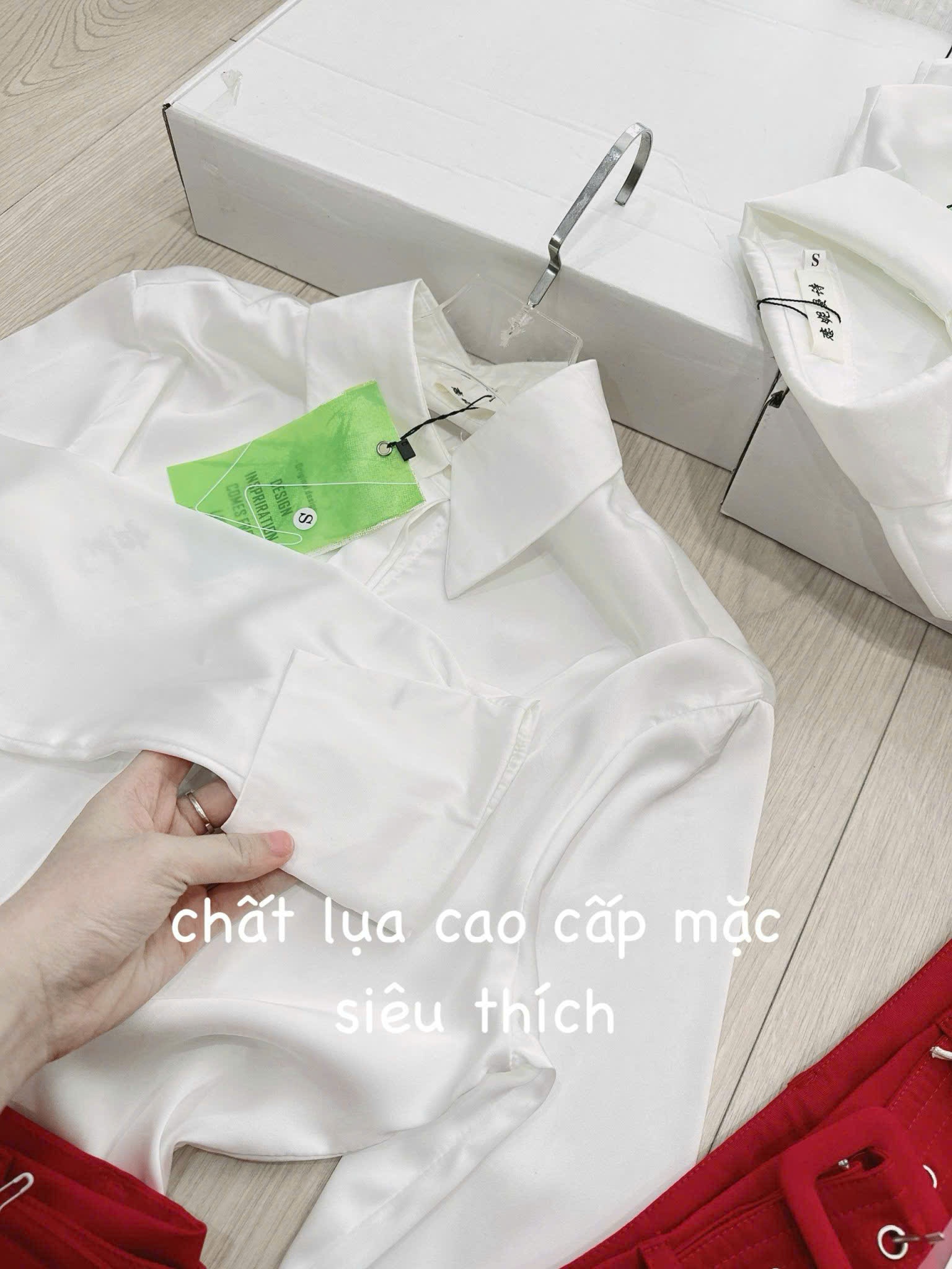 Sét thiết kế - áo sơ mi lụa quần sooc đỏ seo 145k