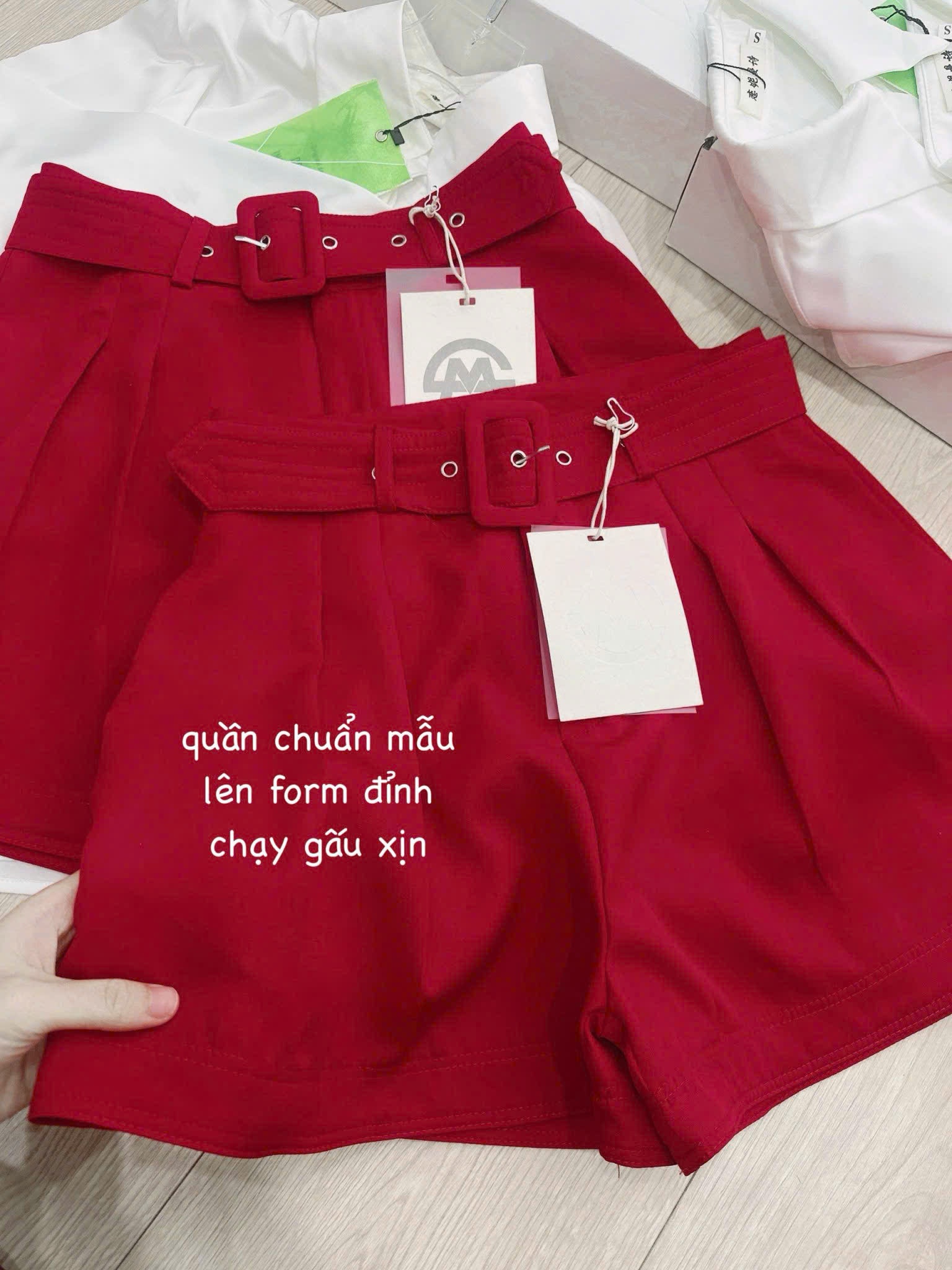 Sét thiết kế - áo sơ mi lụa quần sooc đỏ seo 145k