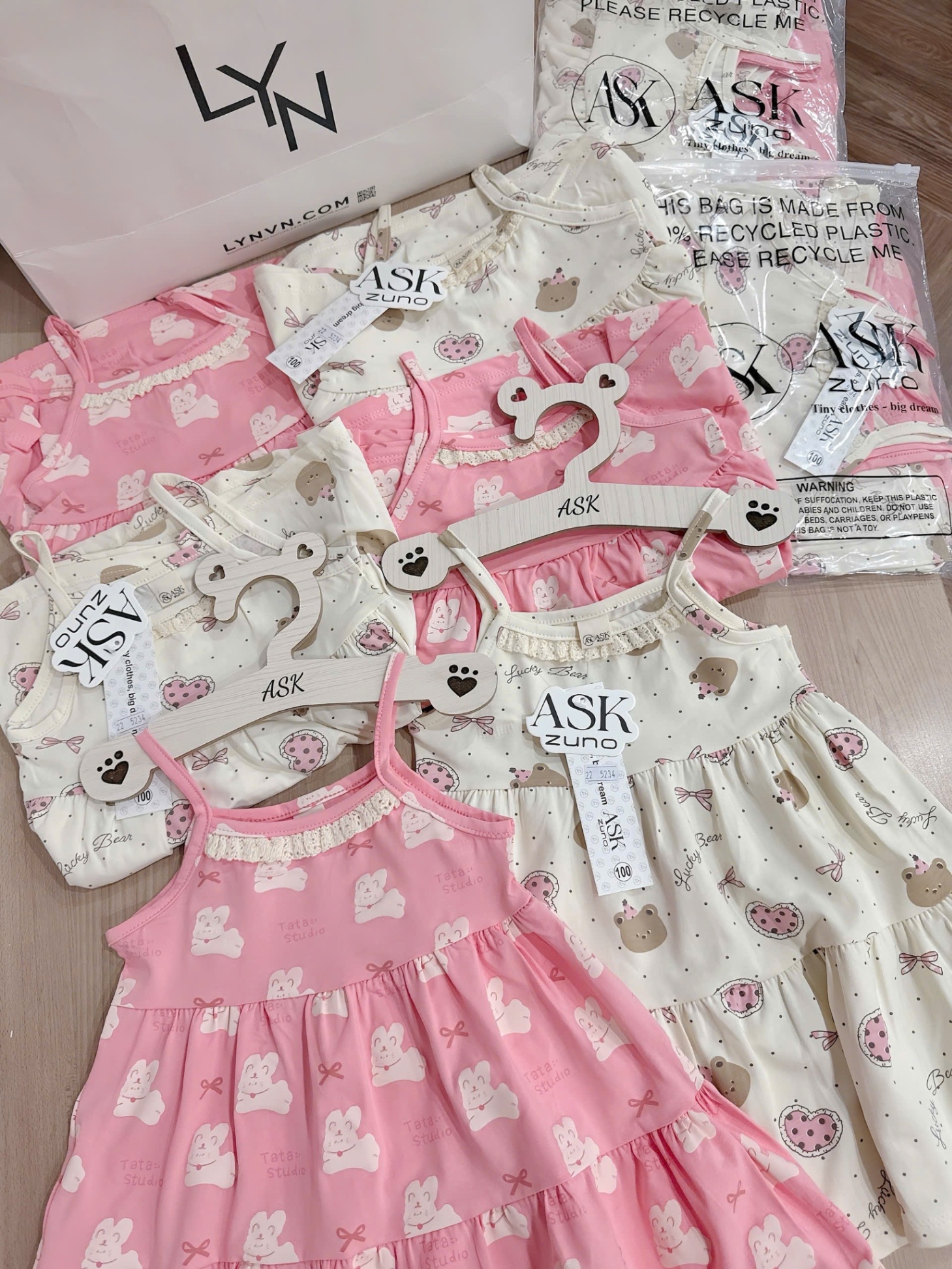 VNXK Set 2 váy cotton viền ren