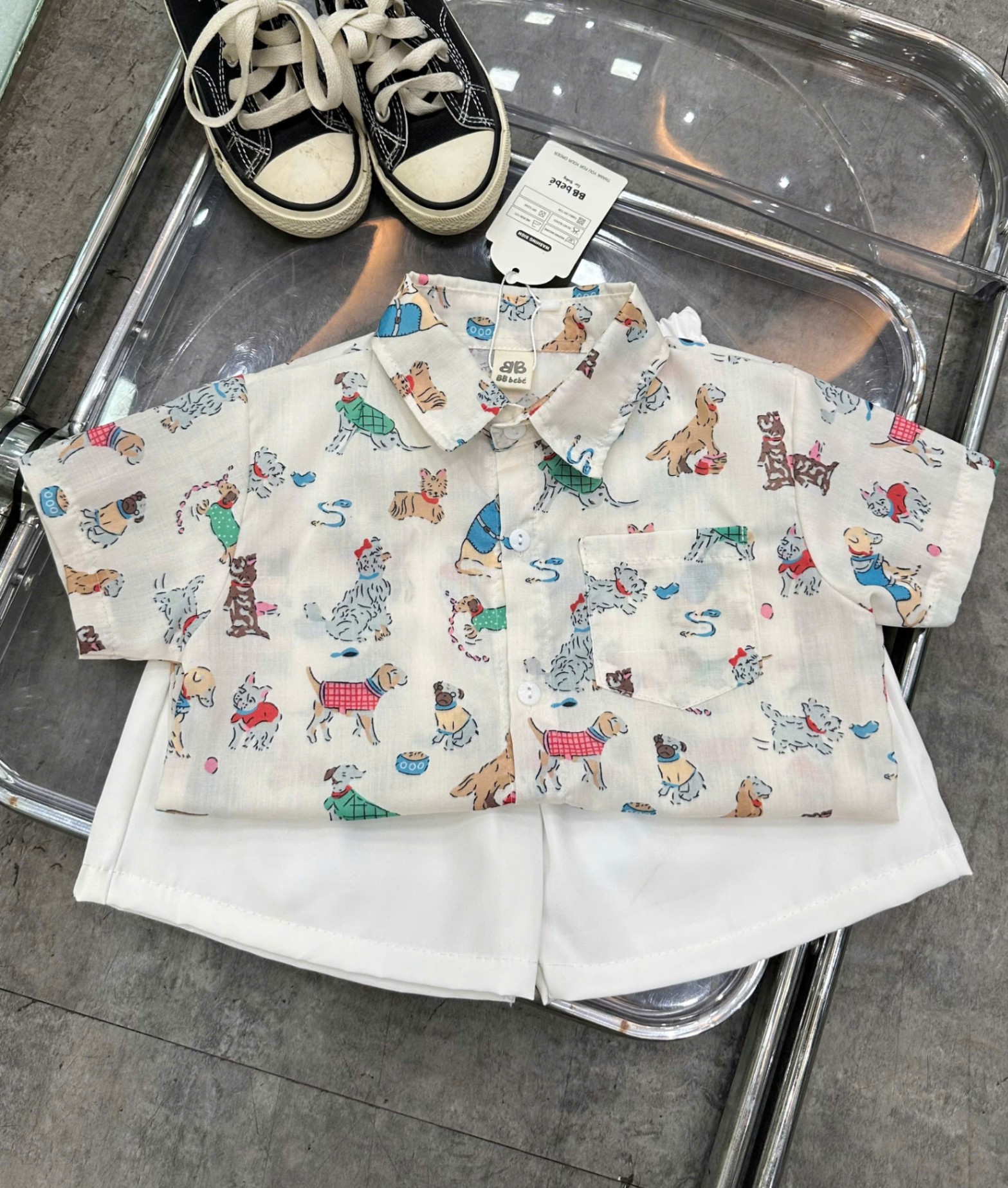 VNXK Bộ bé trai đi biển họa tiết con vật.