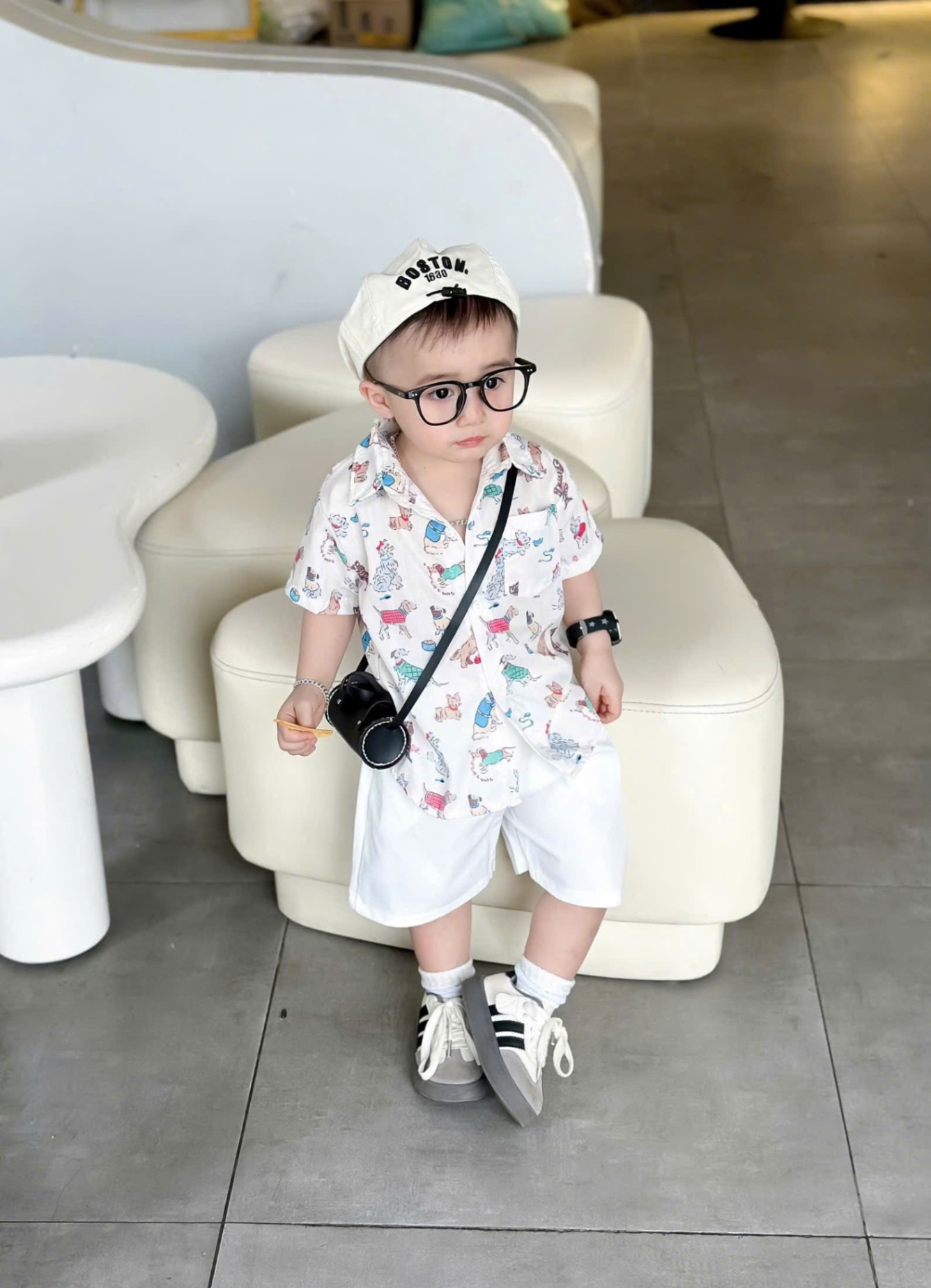 VNXK Bộ bé trai đi biển họa tiết con vật.