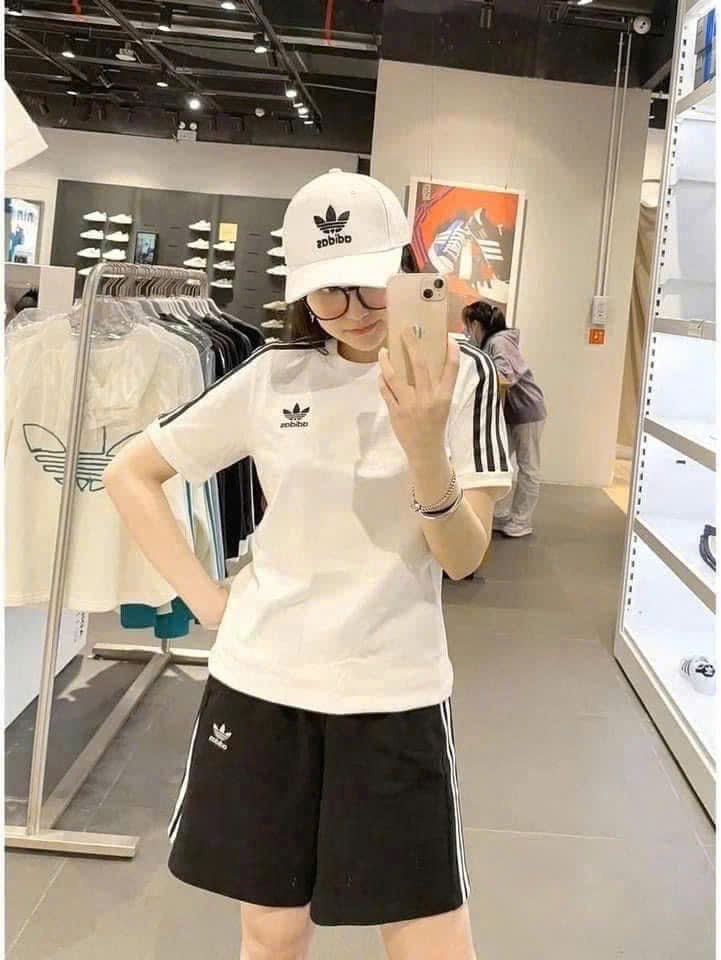 Áo phông trắng sọc tay #80k Còn 10c sz s m