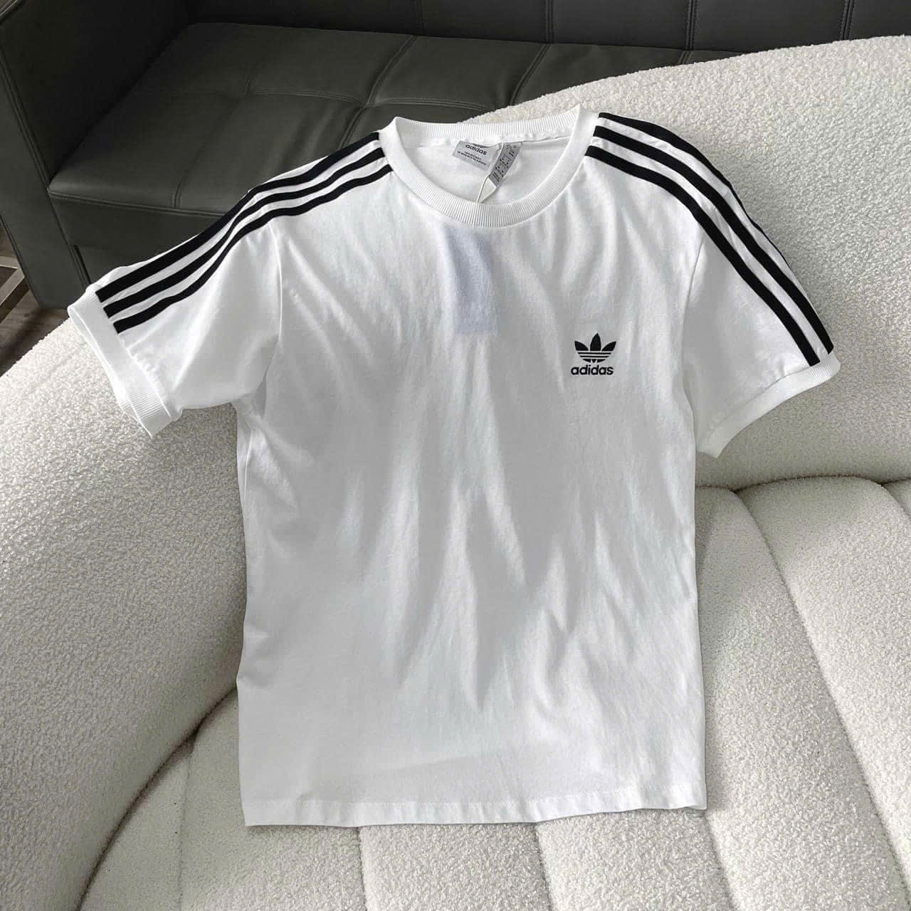 Áo phông trắng sọc tay #80k Còn 10c sz s m