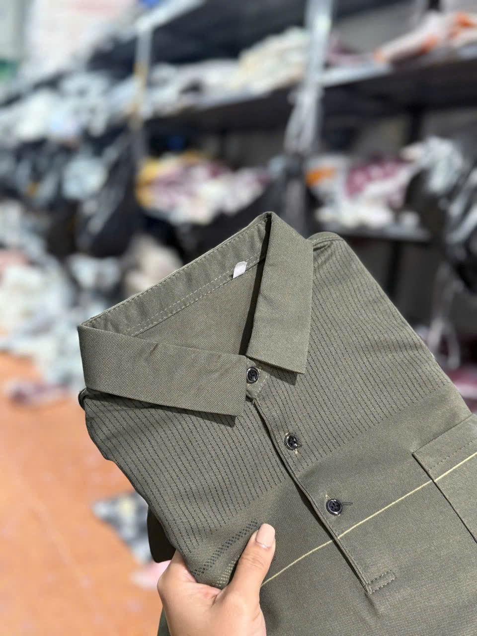 Áo phông nam Xanh than: 2L-2xxl Rêu:1M-1L #105k/c Bảng size tham khảo: 165/M : 50-58kg 170/L : 59-65kg 175/Xl : 65-75kg 180/2Xl : 75-85kg