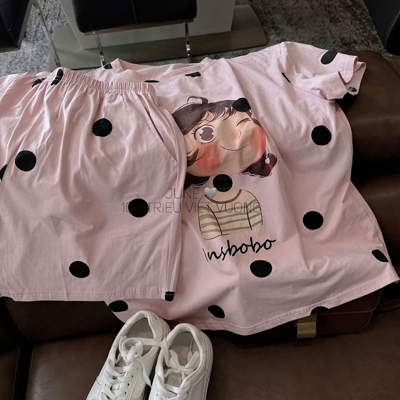 Bộ cotton hồng chấm bi