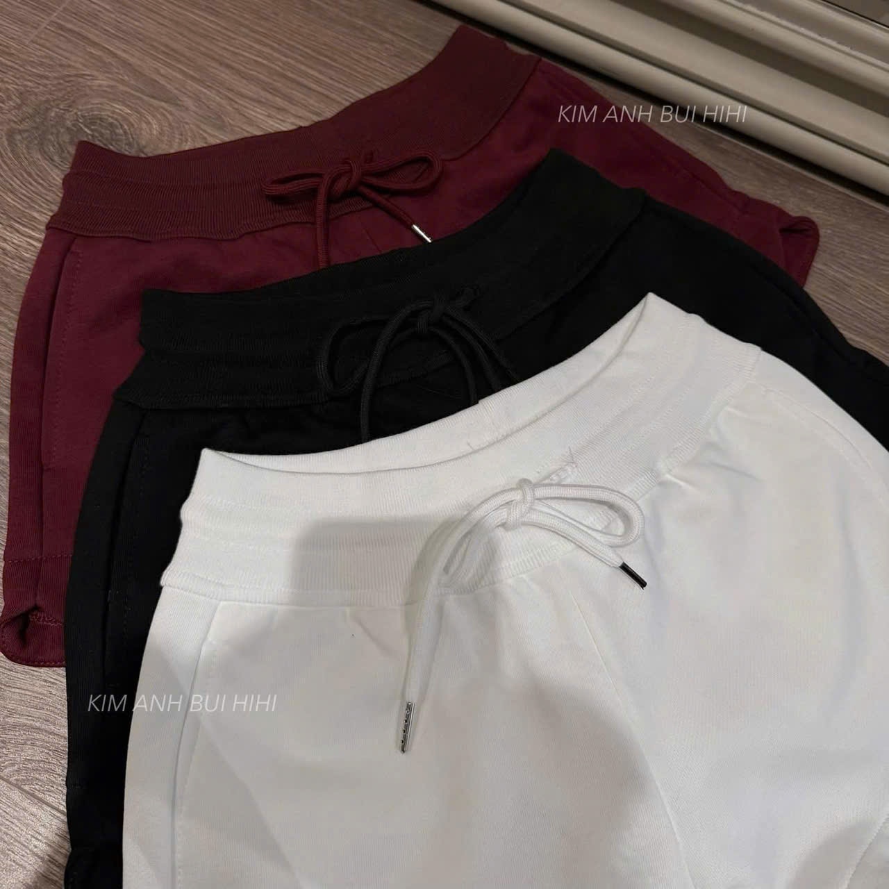 Quần short nữ kiểu dáng thể thao, cạp chun