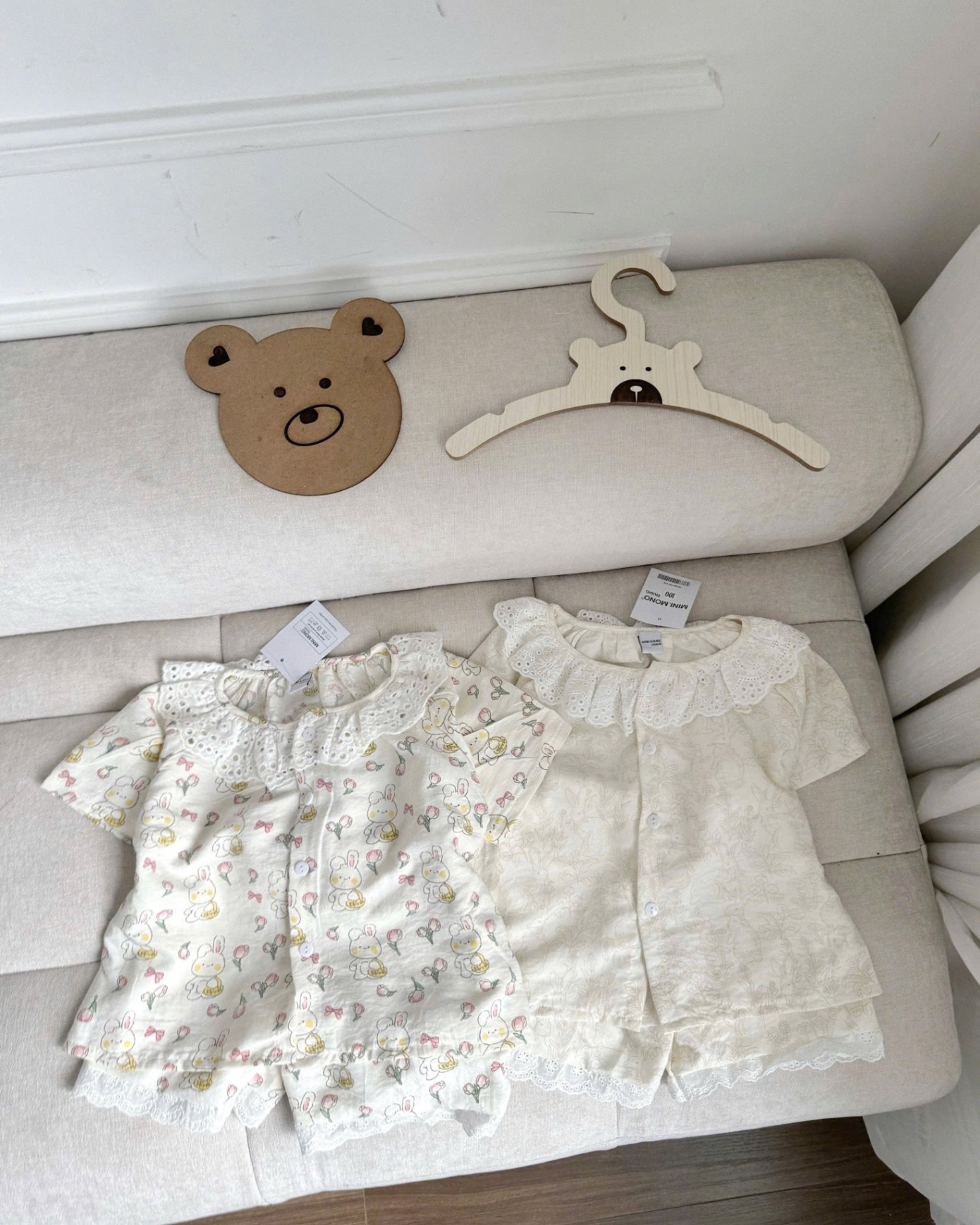 Sét 2 pijama cổ ren bé gái