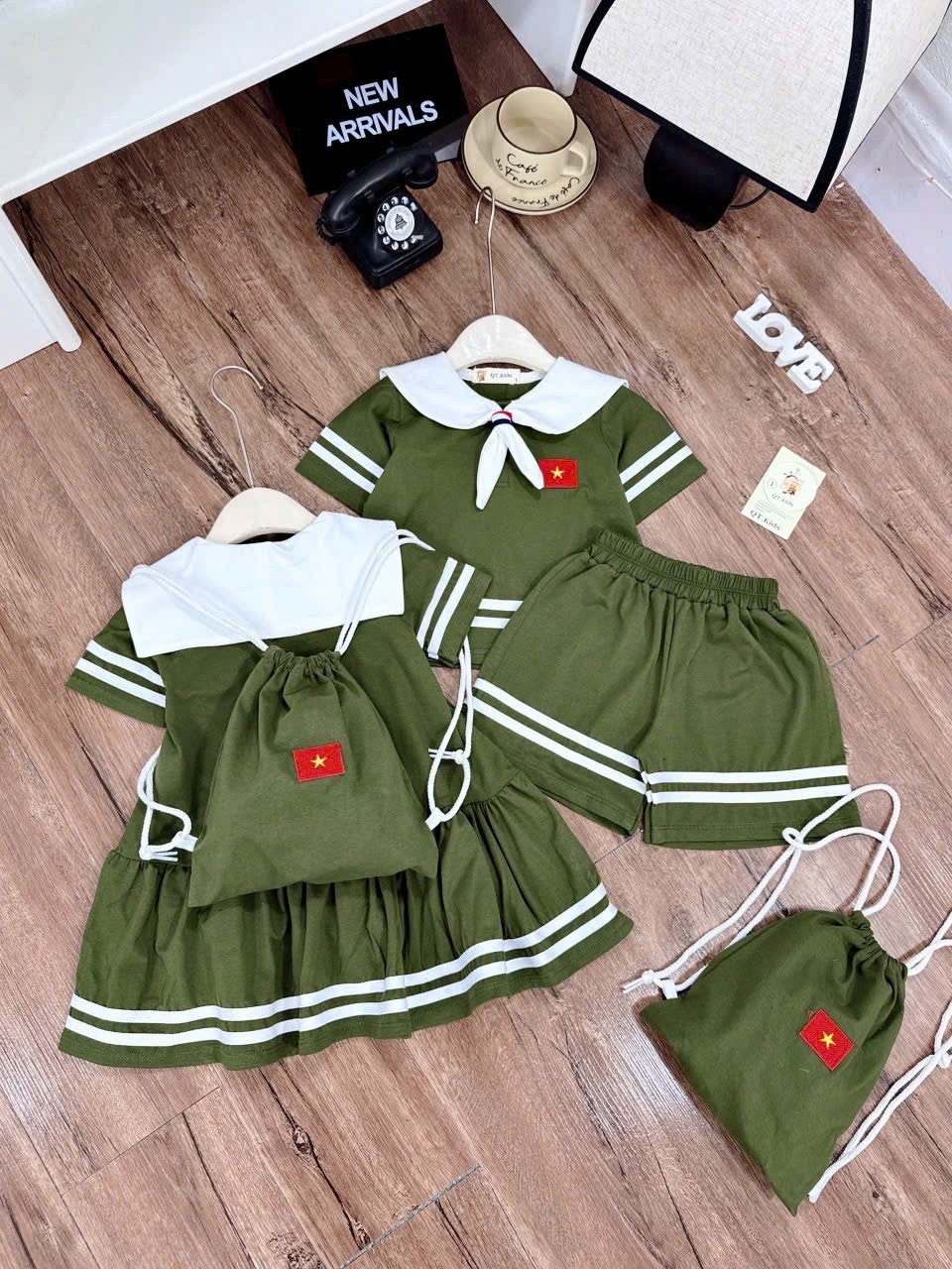Sét váy (bộ ) bộ đội cho bé trai gái qt