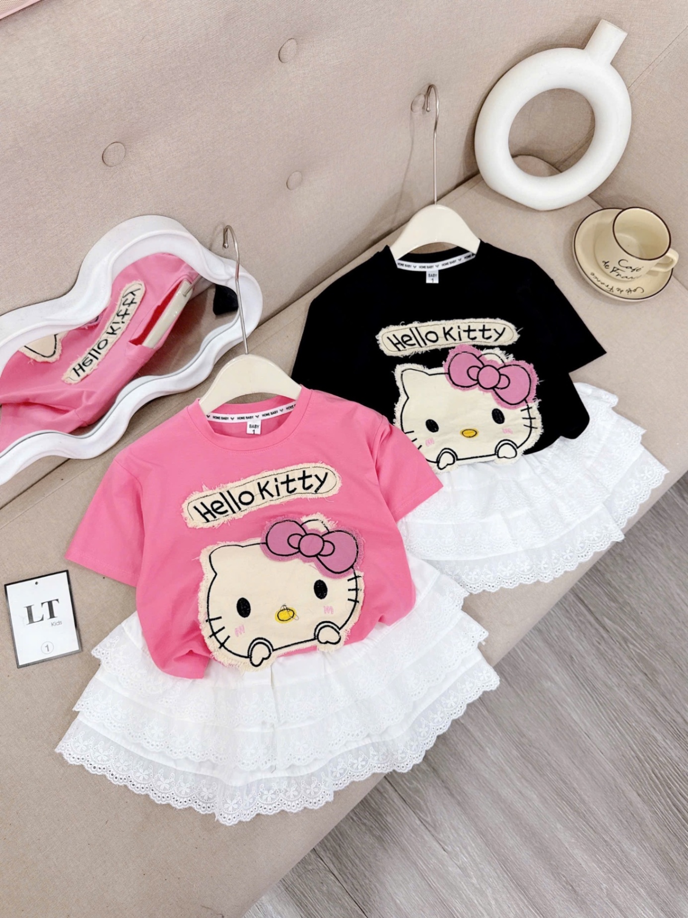 Sét áo kitty cv tầng trắng bé gái