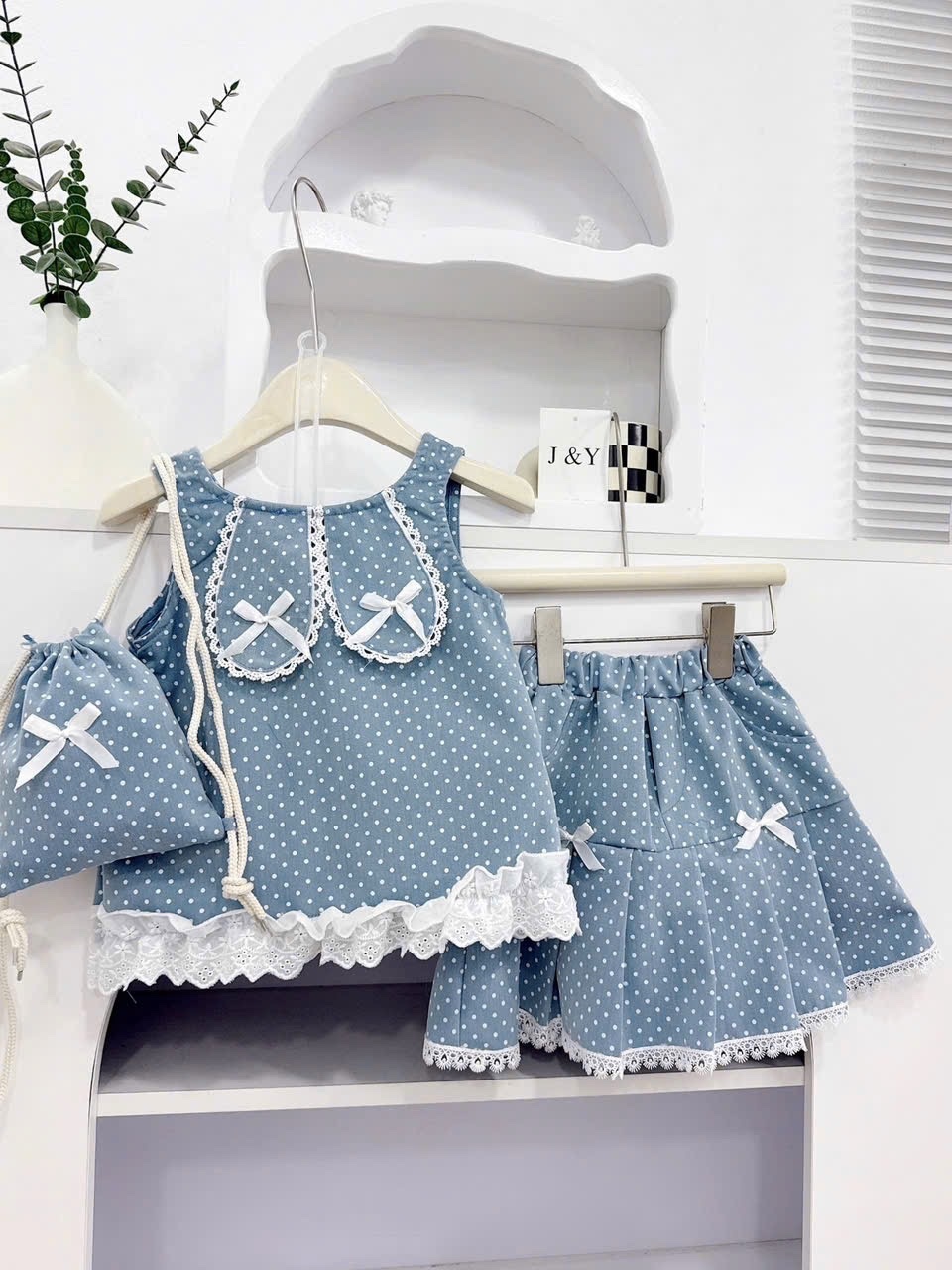 Sét 3 chi tiết chấm bi xanh cv xếp ly bé gái