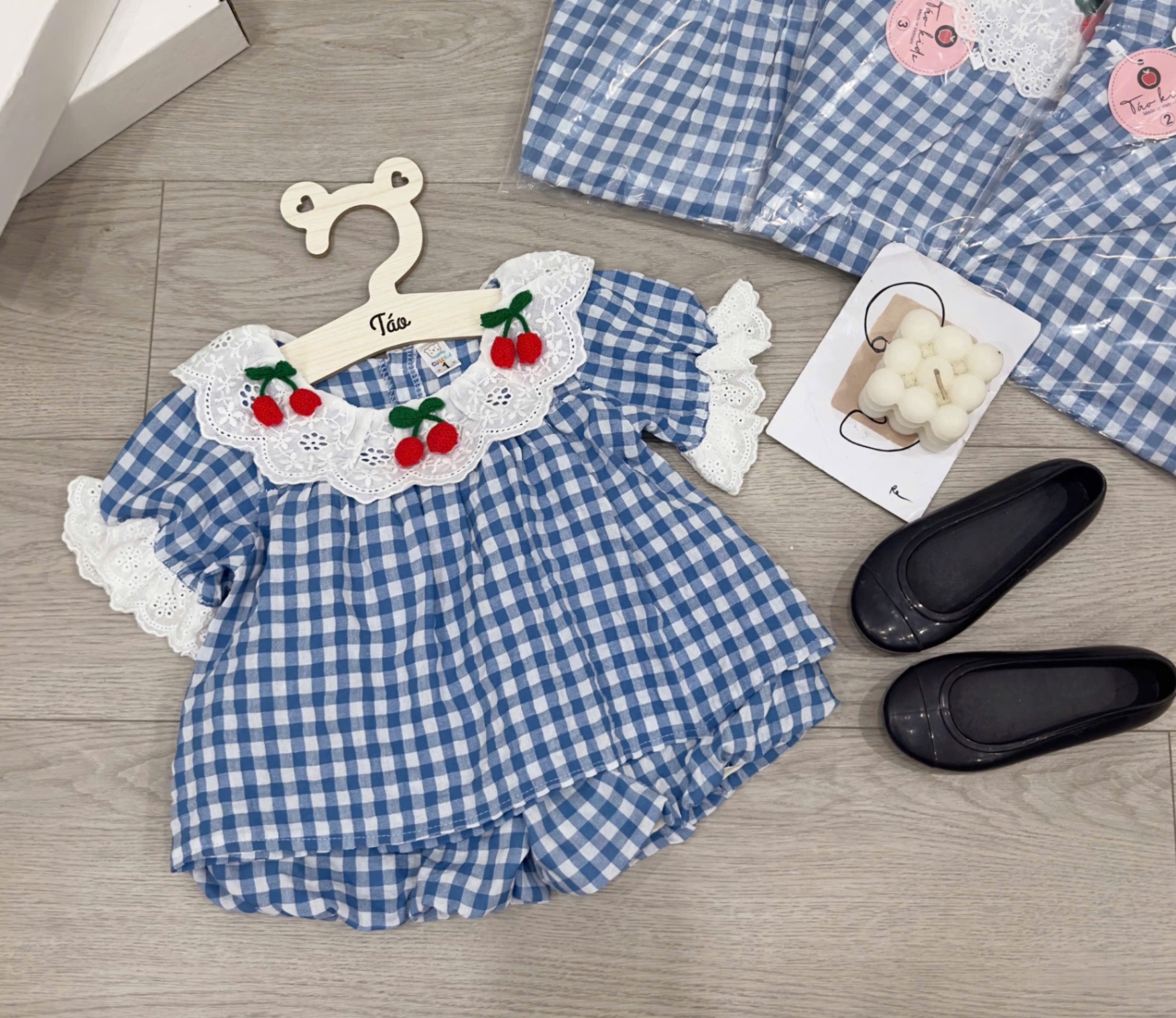 Sét áo caro xanh cổ ren chery tk cho bé gái