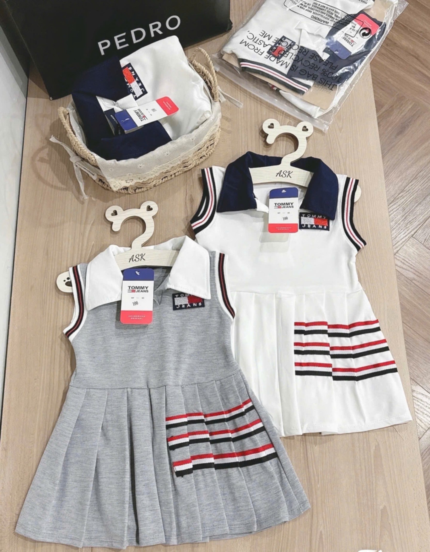 Seo VNXK: Váy polo cổ Đức Còn xám Size 110: 13-15kg -2 váy #64k/1 váy