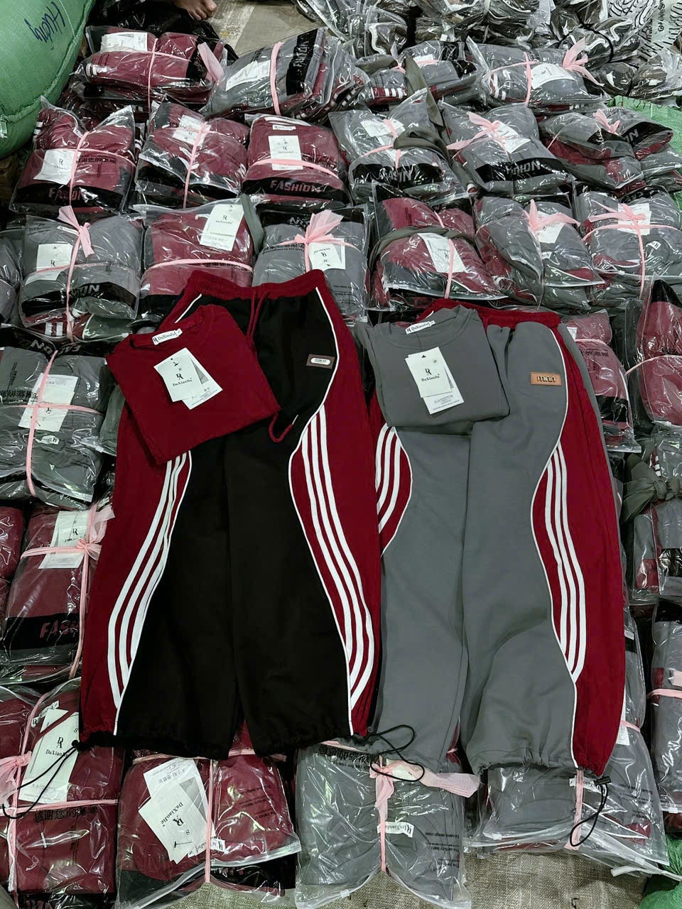 E còn 1 đỏ Sale :135k/b