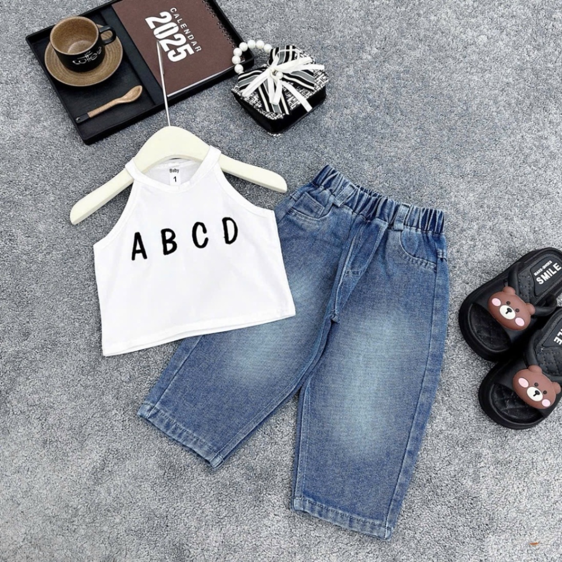 Sét áo chữ abc quần bò xanh bé gái